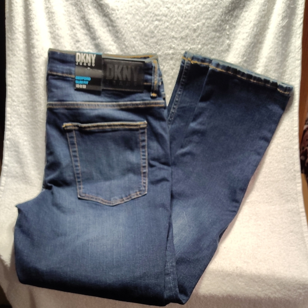 DKNY Men's Jeans Bedford Slim Fit W33 L32 Color Hawaiian Ocean NWT